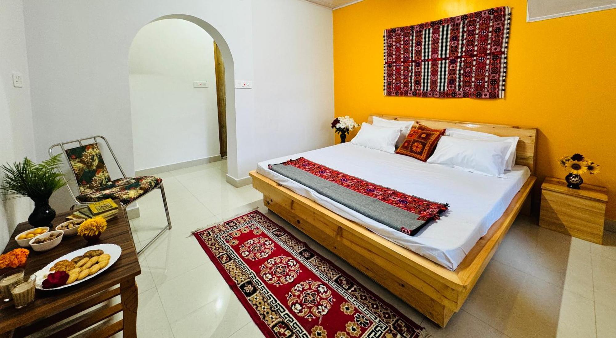 Pine View Retreat Homestay Kalpa Buitenkant foto