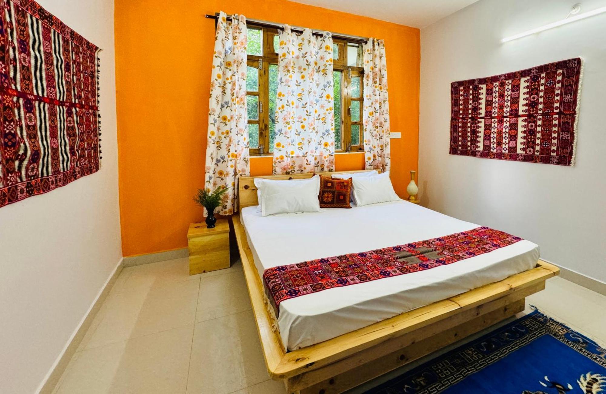 Pine View Retreat Homestay Kalpa Buitenkant foto